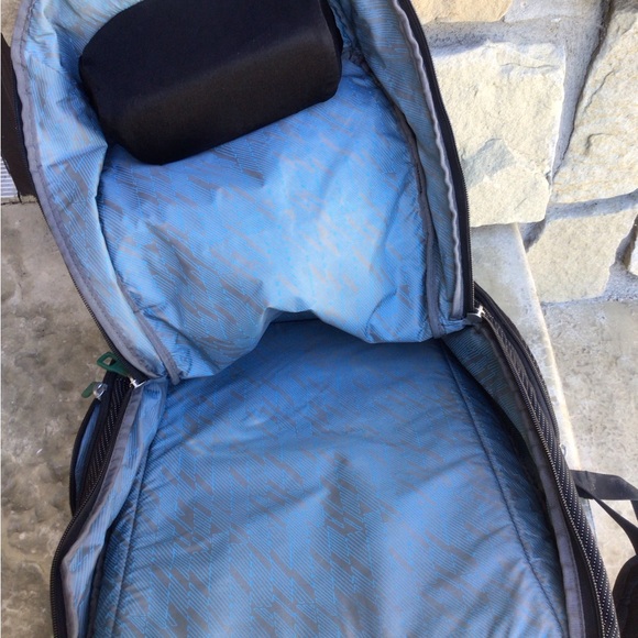 THULE Sweden outdoor gear multiple compartments backpack - Picture 7 of 15